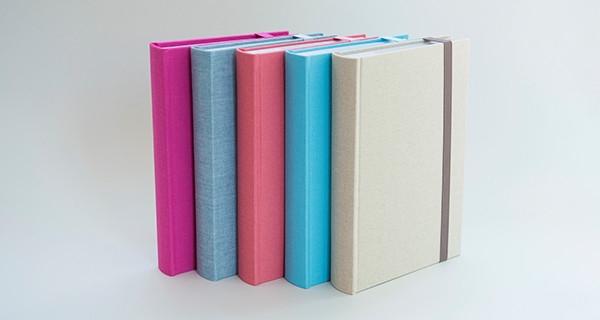 写真はLサイズ(127mm×89mm)を300枚収納できます