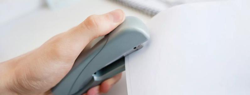 ホッチキスによる冊子の作り方!分厚い紙でもキレイに製本するコツとは?